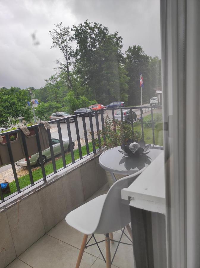 Ferienwohnung Studio Apartman Rose Plitvička Jezera Exterior foto